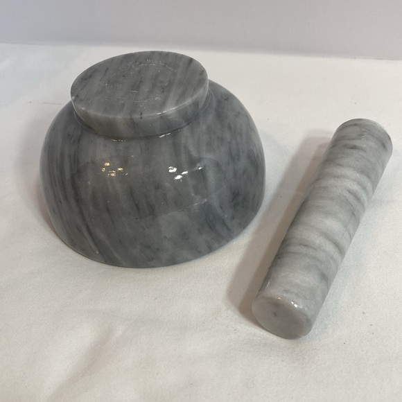 Marble mortar and pestle, crushing grinding herbs, spices nutmeats - Picture 11 of 16